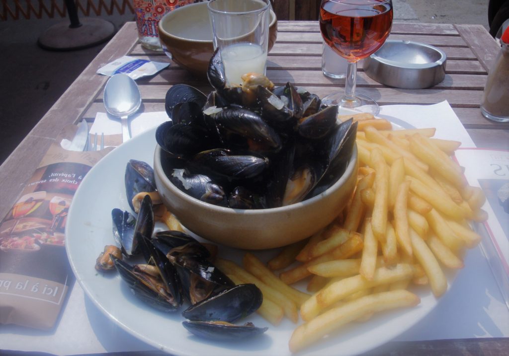 Les moules-frites, incontournables du Pub de Carqueiranne