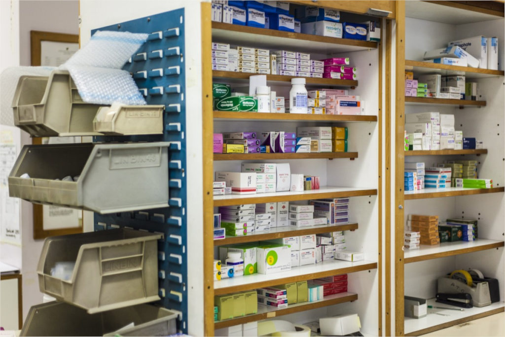 agencement de pharmacie
