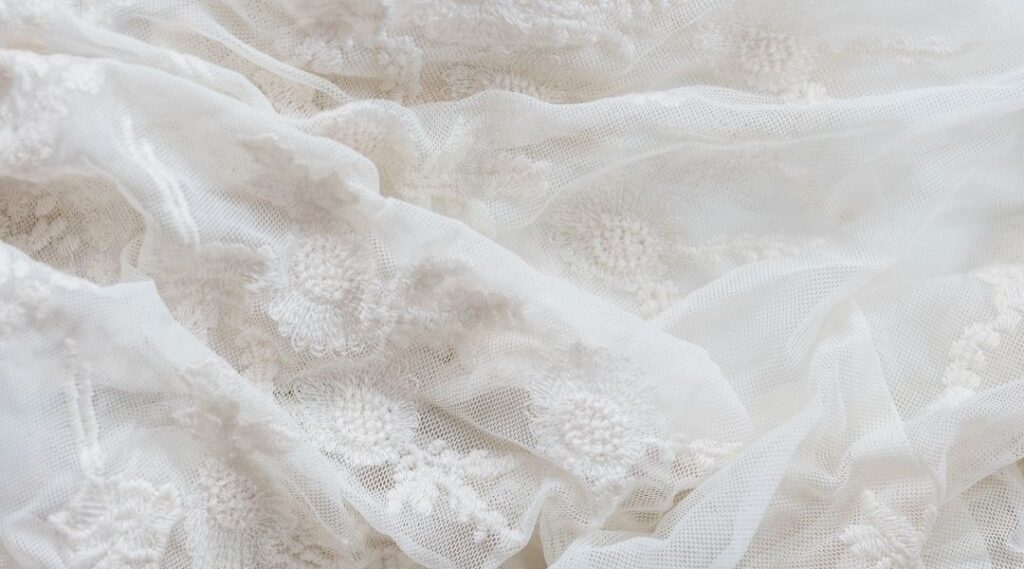 blanc en dentelle