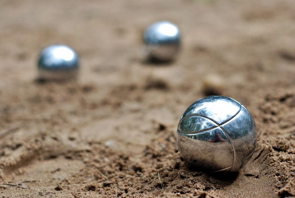 Comment choisir ses pour la boules de pétanque compétition ?